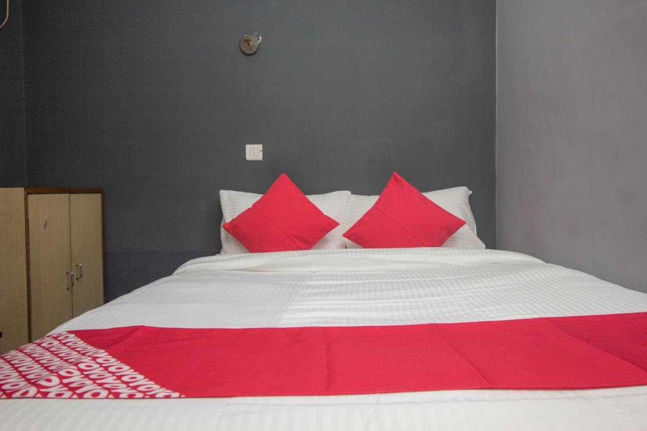 Hotel O Golden Moments Siliguri Bagian luar foto
