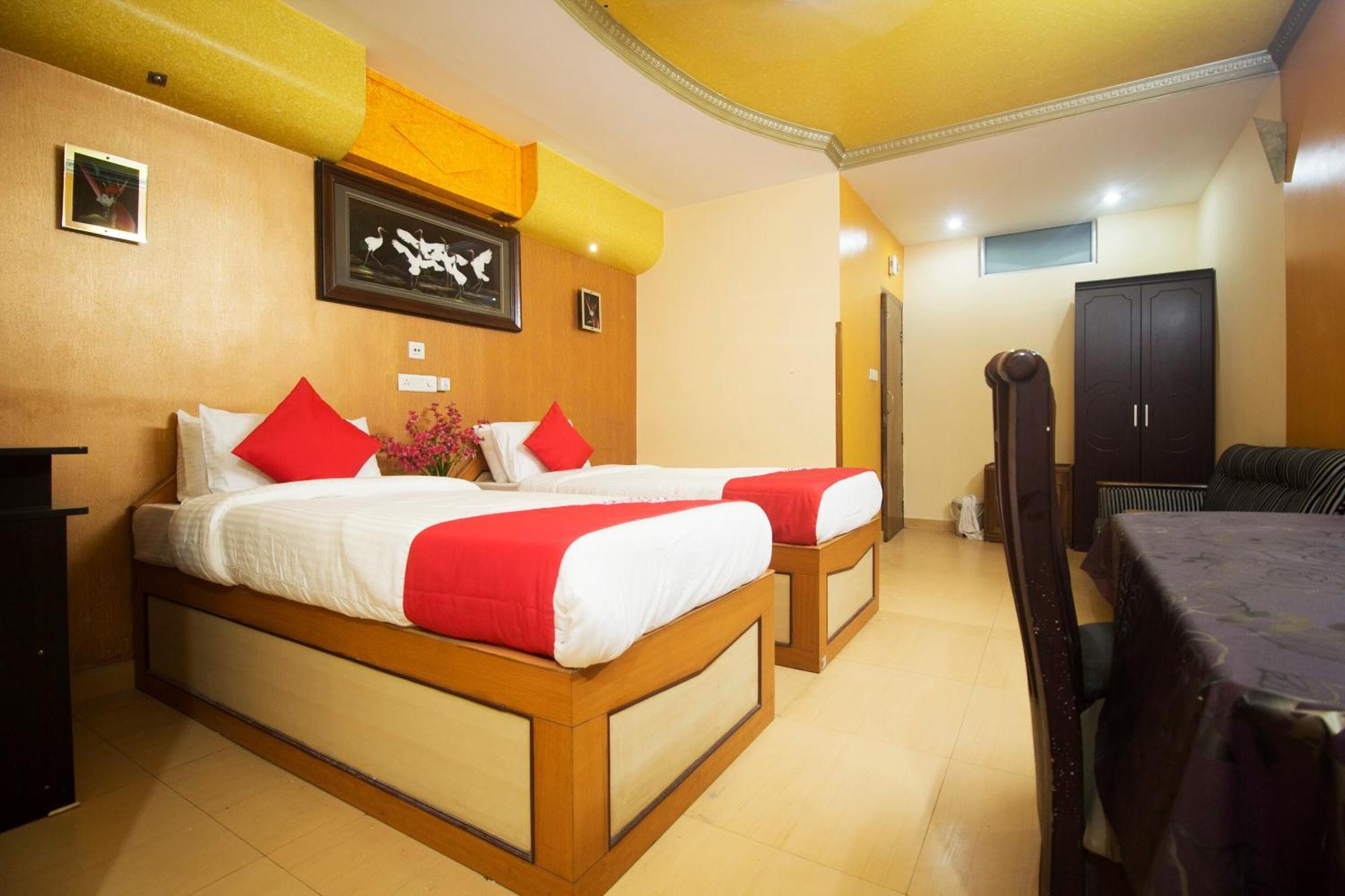 Hotel O Golden Moments Siliguri Bagian luar foto