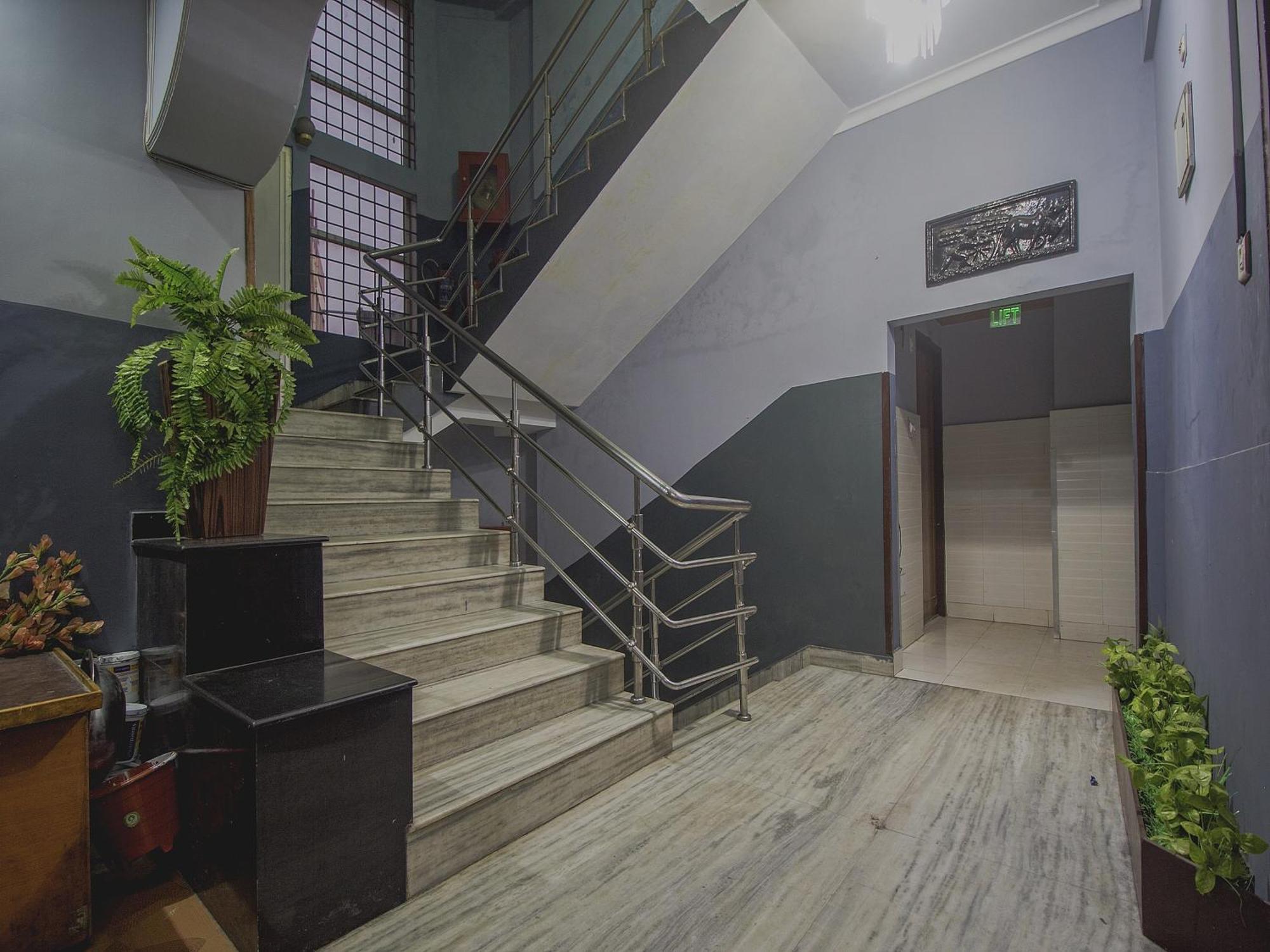 Hotel O Golden Moments Siliguri Bagian luar foto