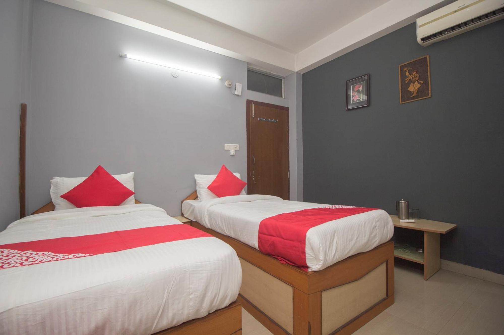 Hotel O Golden Moments Siliguri Bagian luar foto