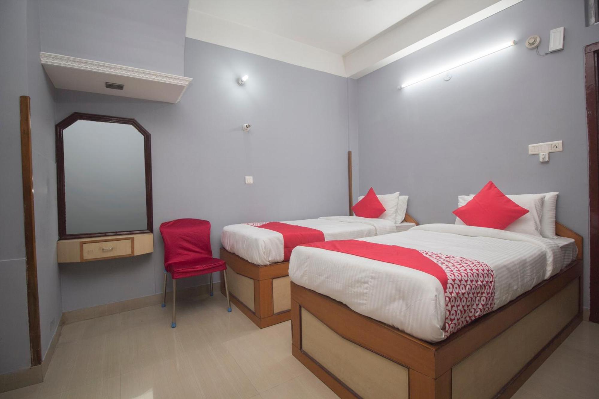 Hotel O Golden Moments Siliguri Bagian luar foto